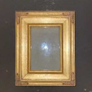 Gold patina picture frame. 7.75 height 6.25 width fit picture 4.5” by 3” picture
